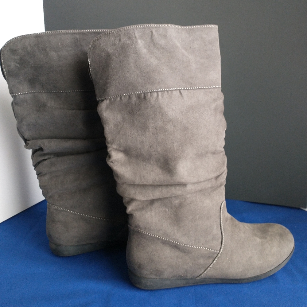 Mid Calf Comfy Women's Boots 9M
